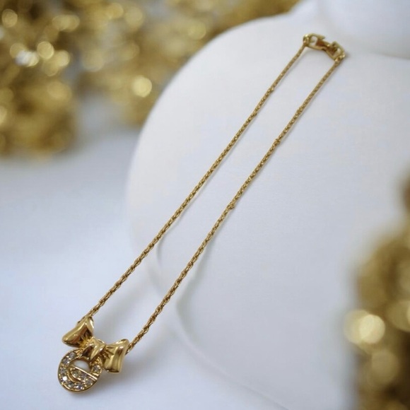 GIVENCHY Vintage Signature G with Bow Pendant Necklace ✨🤩 - Picture 2 of 15